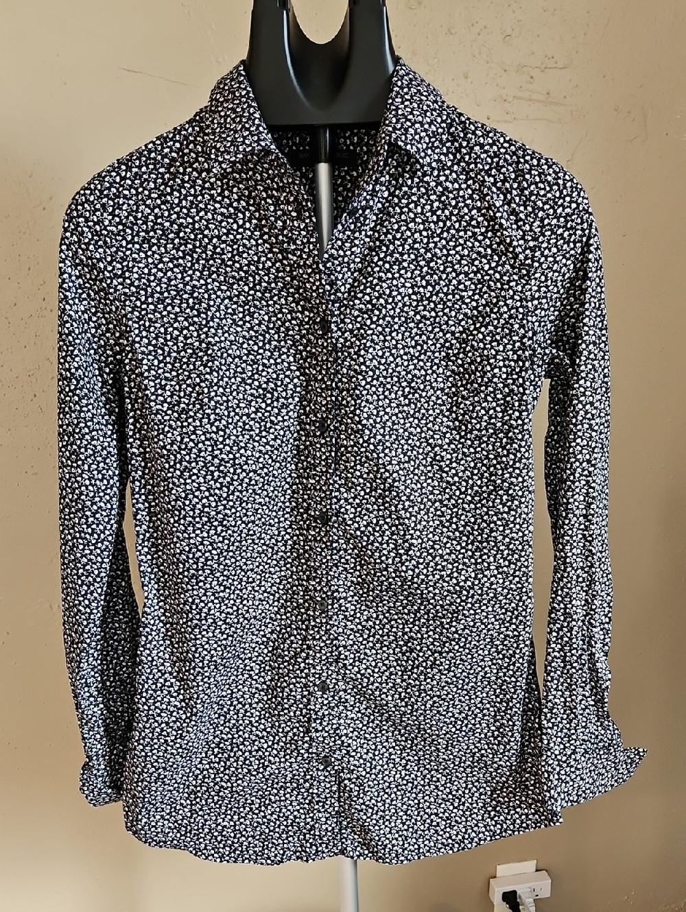 Banana Republic Black Women's Button-up with White Floral Print